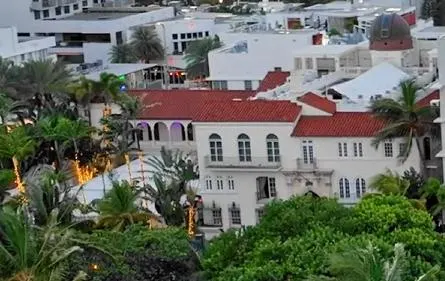 The Villa Casa Casuarina — in real life