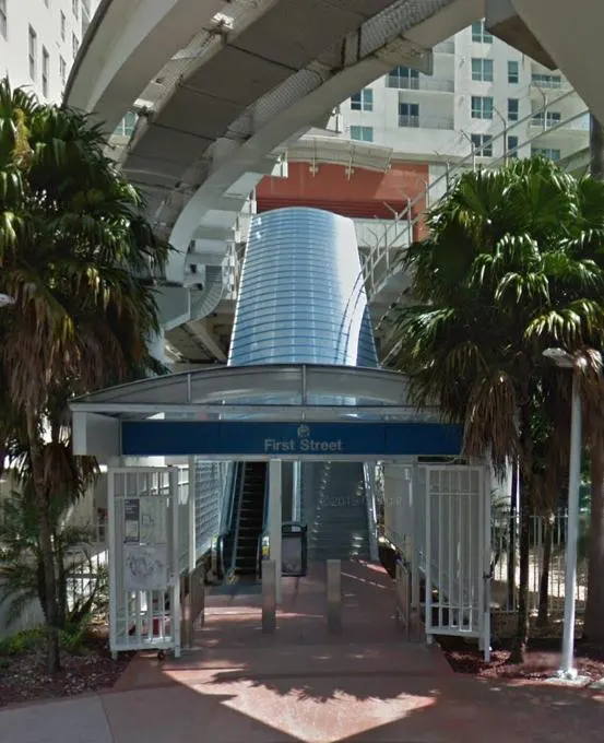 Metro Station, Crosstown — in real life