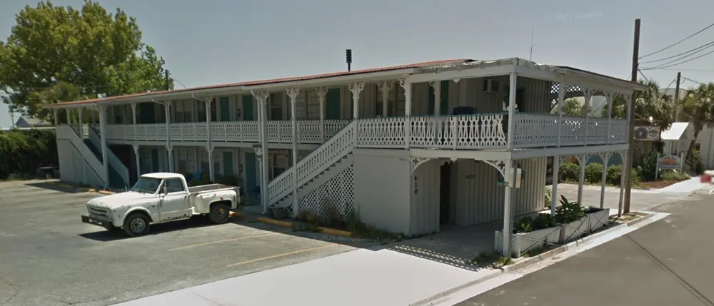 Cedar Inn Motel — in real life
